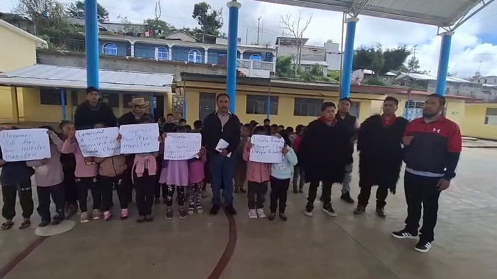 Denuncian falta de docentes en primaria indígena de Chamula