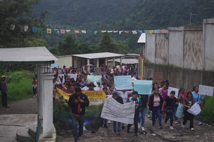 Comunidades zoques marchan contra proyectos mineros