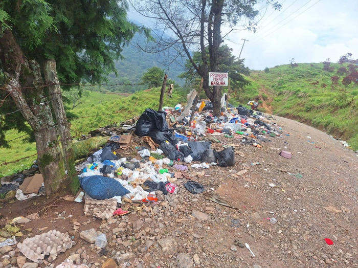 Habitantes denuncian abandono y mala gestión en Pantelhó