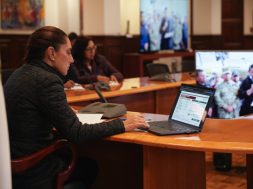 E8A07220-3AEB-4B39-9310-8F5CB0C18A6A