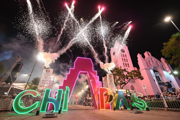 Eduardo Ramírez da el banderazo de arranque ceremonial a La Carrera Panamericana: “De vuelta a casa”