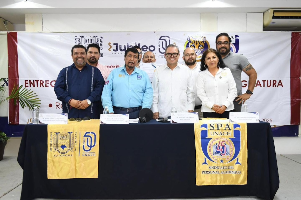 Entregan recategorización a 15 docentes de la UNACH