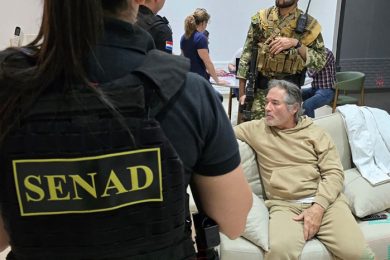 3F28A54C-7AFD-4190-9311-017982D3B35E