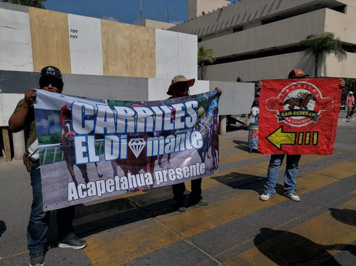 Carrileros y galleros piden revisión del decreto que frenó sus actividades