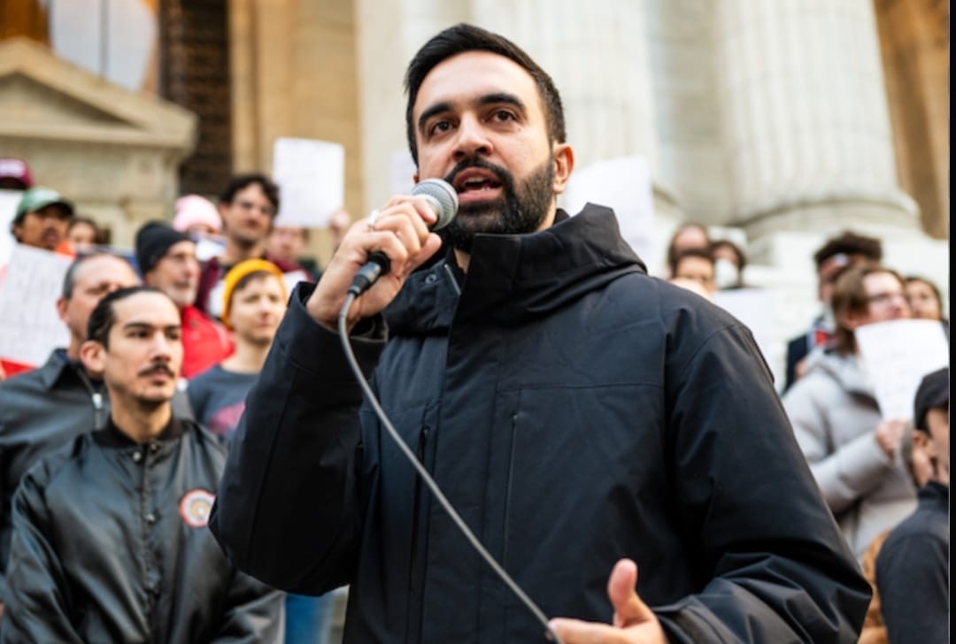 Nueva York, el capitalismo sitiado / A Estribor