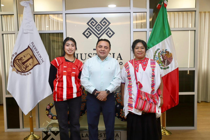 Juan Carlos Moreno Guillén reconoce labor de artesanas en la preservación del patrimonio cultural