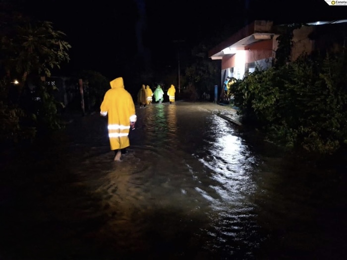 Frente frío 13 provoca inundaciones y afectaciones en al menos 10 municipios
