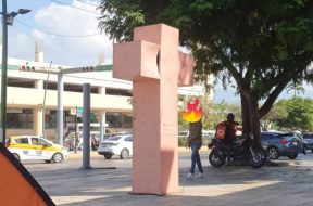 8EE192D5-67DC-4F9A-8F7C-ACD4752FAD23