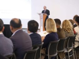 9D46E229-7FED-490B-A4F4-DC82E47F1004