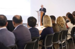 9D46E229-7FED-490B-A4F4-DC82E47F1004