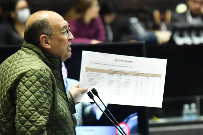 Moreira critica endeudamiento y aumento de impuestos en Ley de Ingresos 2026