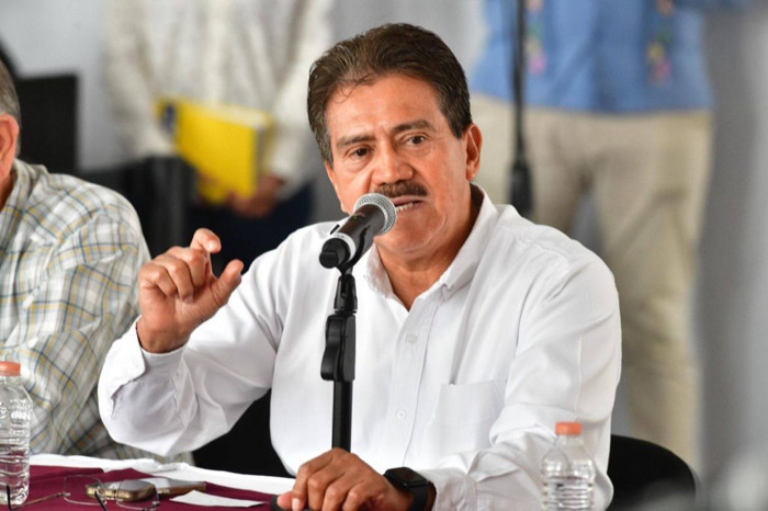 Los que “asoman” la cabeza en Centro / De Primera Mano 