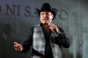 C8FD2F5E-FE27-451F-BFF8-E46FAC8570F4