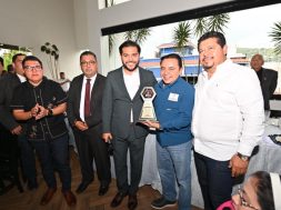 CDCE2F8C-3B77-411E-8947-C6F4F2C93A39