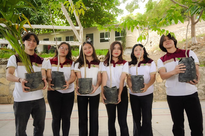 Cecytech y Semahn realizan jornada de reforestación con plantas nativas