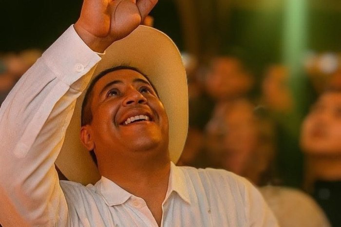 La gota de sangre que derramó el vaso / A Estribor