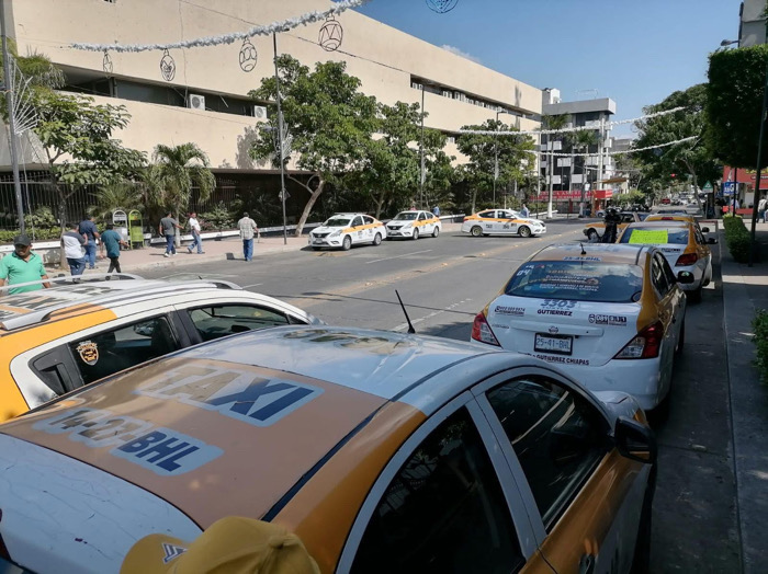 Bloquean Avenida Central para exigir acciones contra servicios de aplicación 