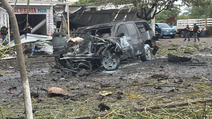 Explosión de coche bomba en Coahuayana deja cinco muertos; FGR abre investigación