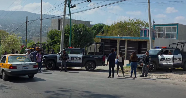 Civiles armados abren fuego contra agentes Pakal en cateo de Tuxtla; hay 12 detenidos