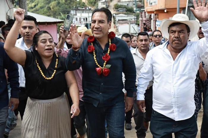 Eduardo Ramírez entrega apoyos y anuncia obras para Capitán Luis A. Vidal