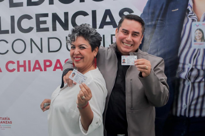 Secretaría de Finanzas pone a tu alcance el módulo de licencias en la Feria Chiapas 2025