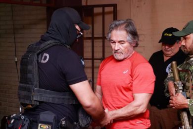 AEFEFF79-16A8-48A6-B81E-D2A360CE6EEE