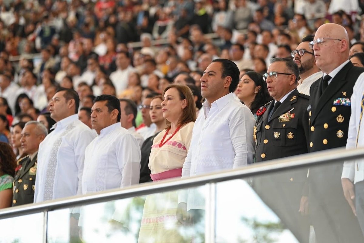 Asiste Eduardo Ramírez al Tercer Informe del gobernador de Oaxaca, Salomón Jara