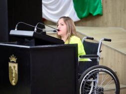 F69AF4BA-1CCD-4CA0-928E-C960AEEF4EBB