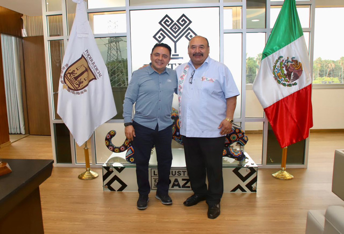 Juan Carlos Moreno Guillén sostiene reunión con alcalde de Copainalá