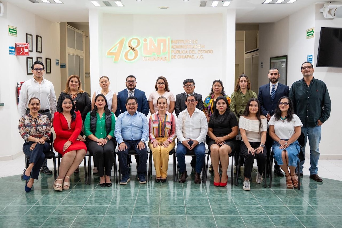 IAP Chiapas otorga 33 diplomas con RVOE en materia administrativa y financiera fortaleciendo el servicio público estatal y municipal