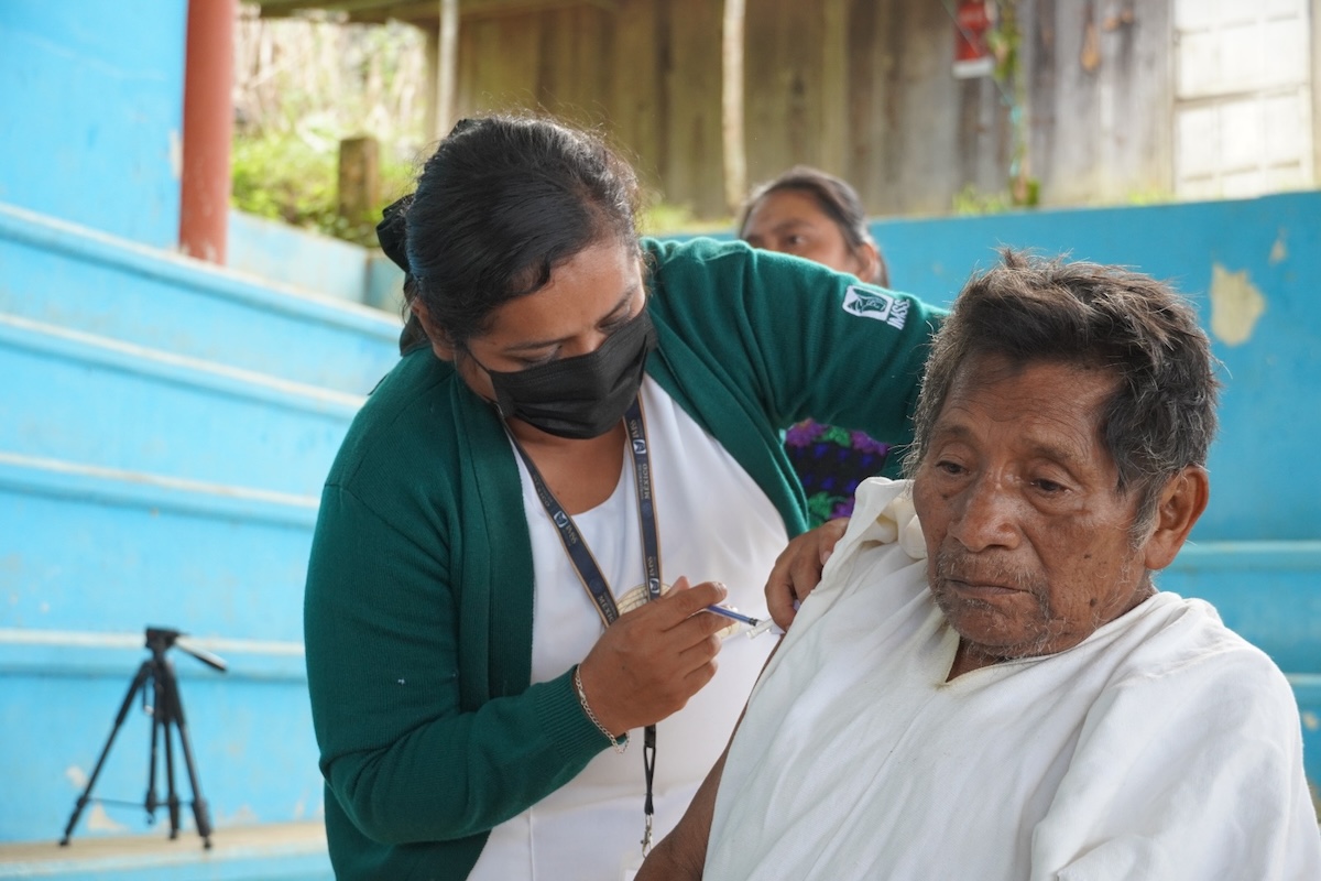 Implementan Plan Local de Bloqueo Vacunal en comunidades de Chenalhó para prevenir el sarampión