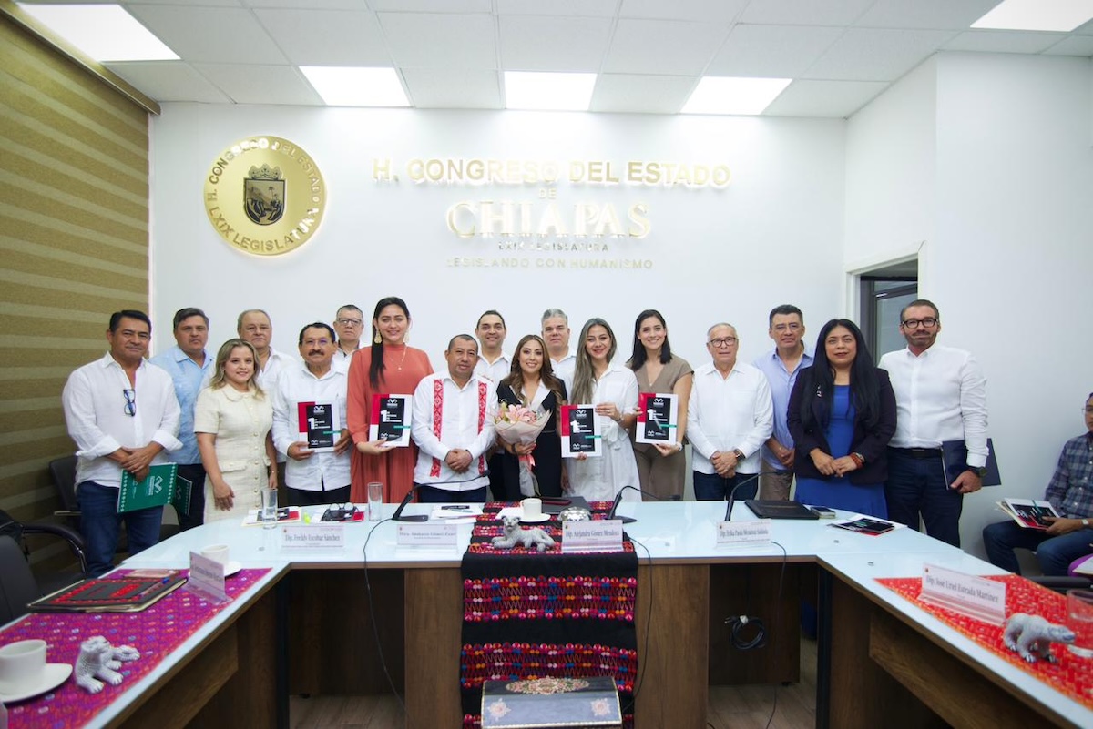 Se consolidó infraestructura y obra pública en el estado: Anakaren Gómez ante el Congreso