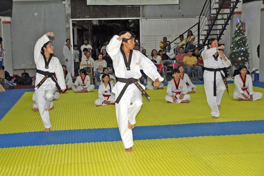 Oriente Internacional de Tae Kwon Do fortalece su legado con nueva generación de Cintas Negras