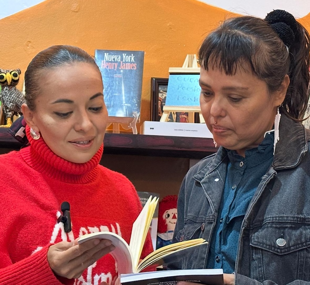 May Albores, voz de fuego / Al Sur con Montalvo