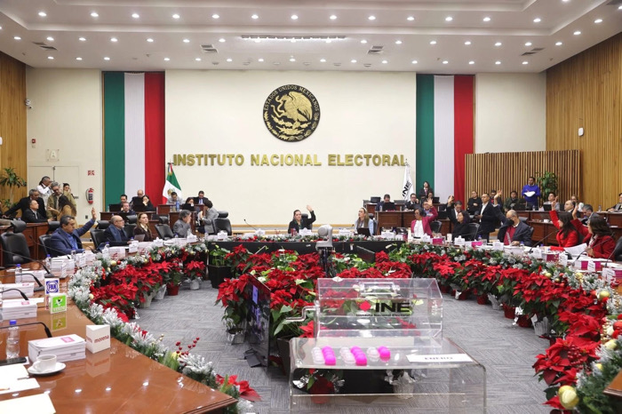 Ajuste de cinturón en el Poder Judicial; en el INE, la austeridad “no aplica” / Sumidero