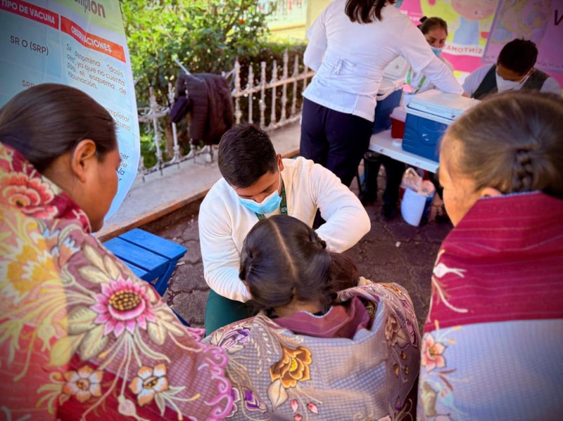 Chiapas refuerza la barrera sanitaria y llama a la población a vacunarse contra el sarampión