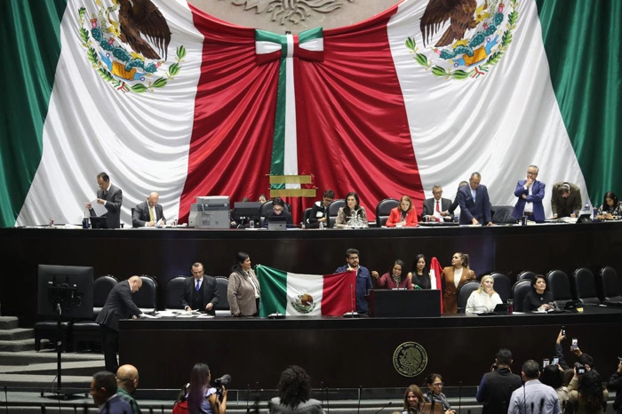 Morena condiciona reforma electoral a consensos con PT y PVEM en Congreso