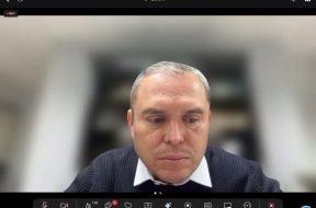 81294A8B-3D7B-4C67-A250-9963B00F90EB