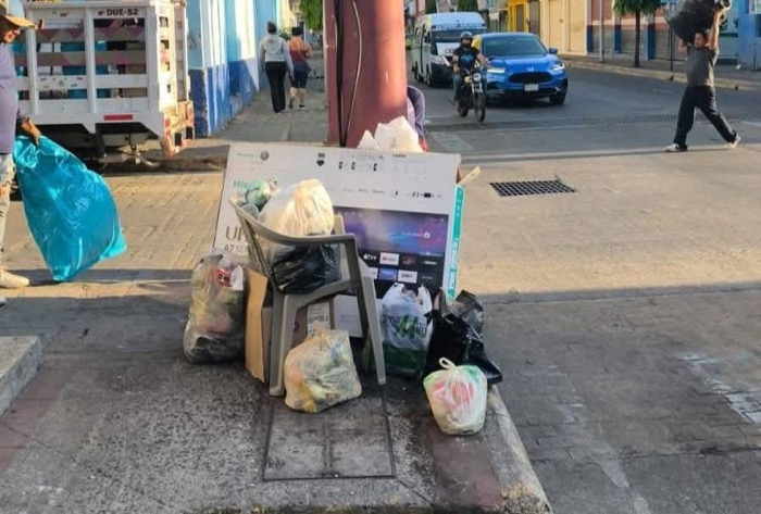 Bloqueo al basurero mantiene suspendida la recolección de basura en Tapachula