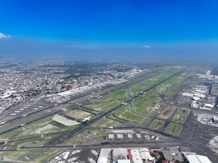 Expertos alertan que México sigue sin un aeropuerto competitivo para el futuro