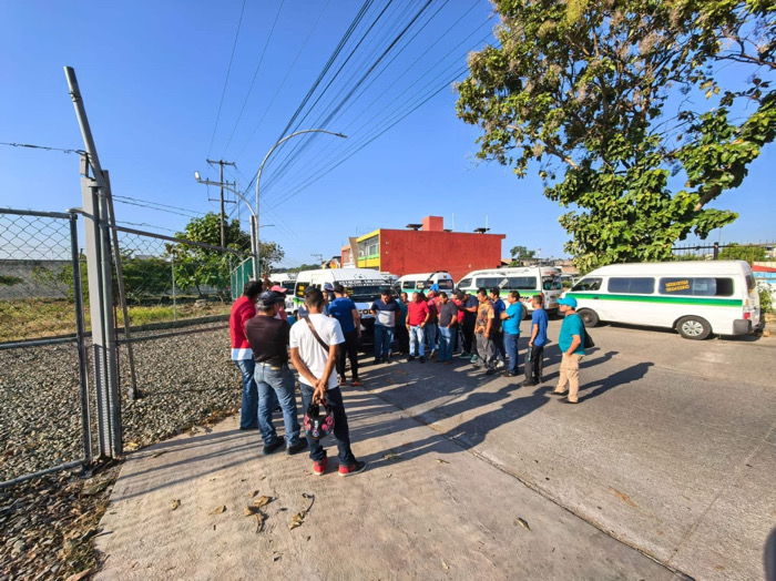 Choferes de Tapachula piden frenar ingreso de unidades piratas