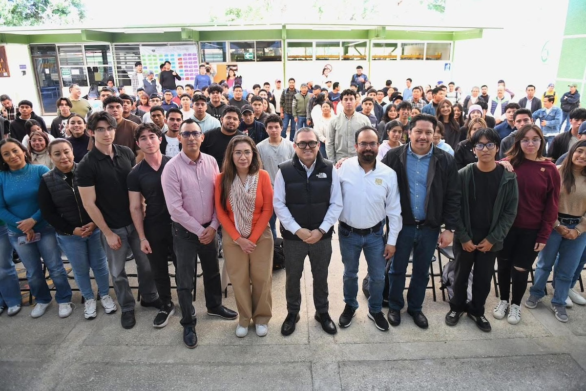 Visita el rector de la UNACH Oswaldo Chacón Rojas la Facultad de Ingeniería
