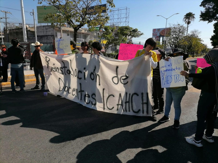 Desmantelamiento del bachillerato del ICACH por decisiones administrativas