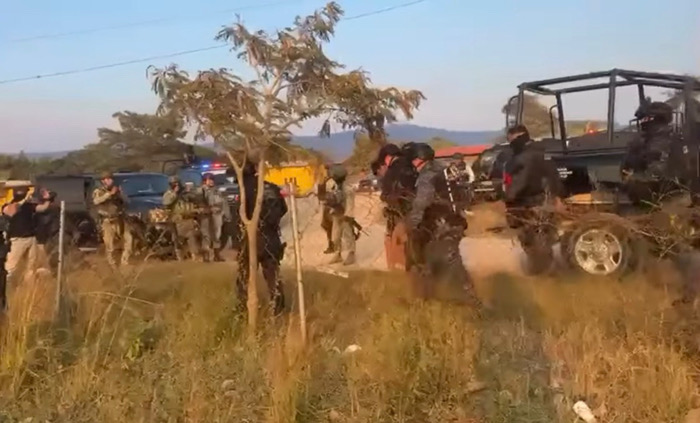 Autoridades detienen a segundo operador de grupo criminal con base en Ocozocoautla