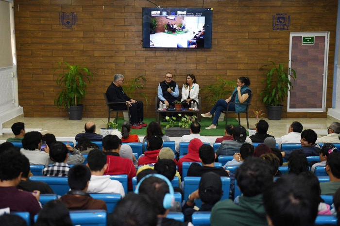 Dictan en la UNACH la conferencia “Del aula al Centro de Datos: Oportunidades para jóvenes en Inteligencia Artificial”