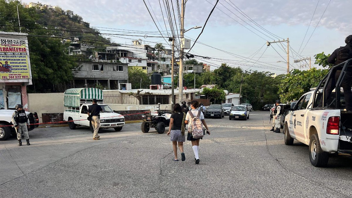 Balacera en Acapulco deja dos muertos y una estudiante herida frente al Cobach 