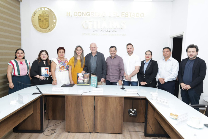 Diputados se reúnen con el Dr. Manuel Alcántara Sáenz; analizan el tema: “Democracia y las instituciones contemporáneas”