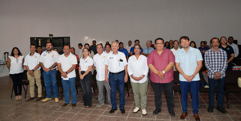 Imparten en la UNACH taller sobre calidad y uso de los propóleos