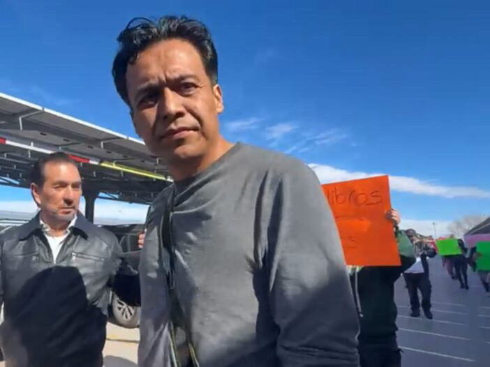 Arriaga denuncia protesta en Chihuahua; firmó 105 plazas antes de dejar la SEP