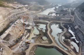 D2F2D738-7127-49D3-8BA7-1DE33D447820